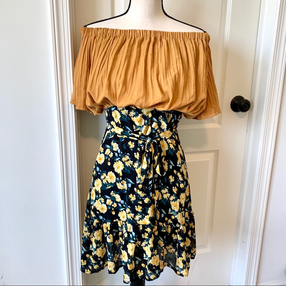 M&D Off/On the Shoulder Blouson Floral Dress—SZ. S